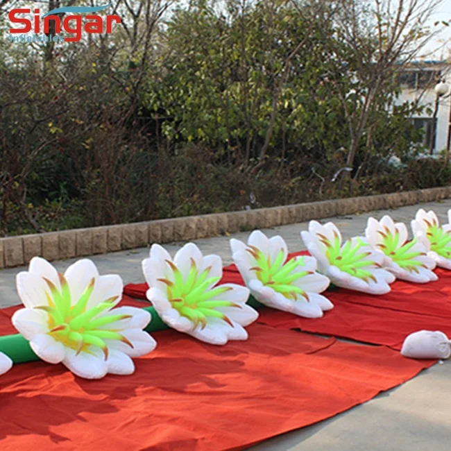 White Giant inflatable flowers chain decoration for wedding floor decoration dubai