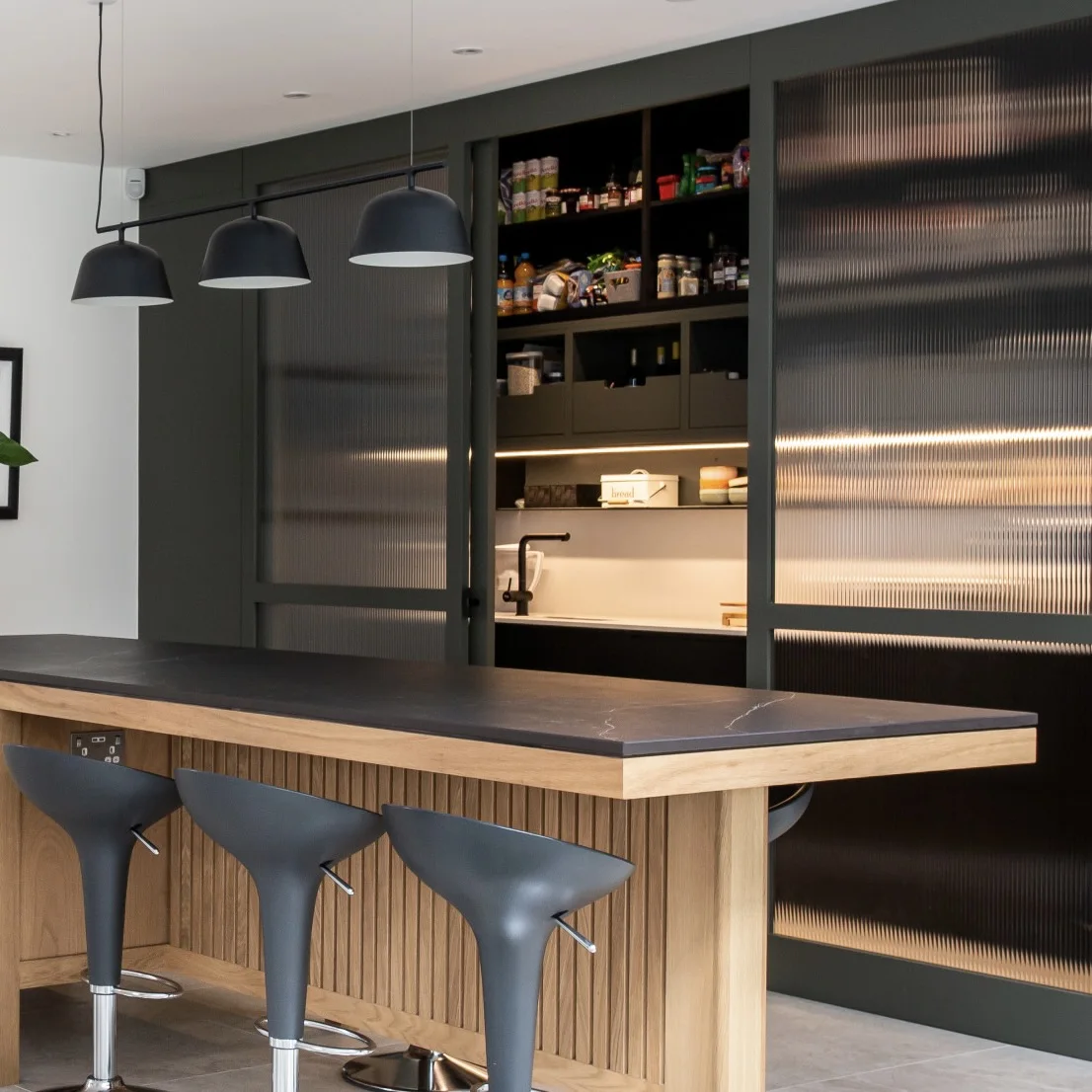 High Quality Modern Modular Solid Oak Wood Kitchen Cabinets Furniture Home Kitchen Pantry with MDF Panel