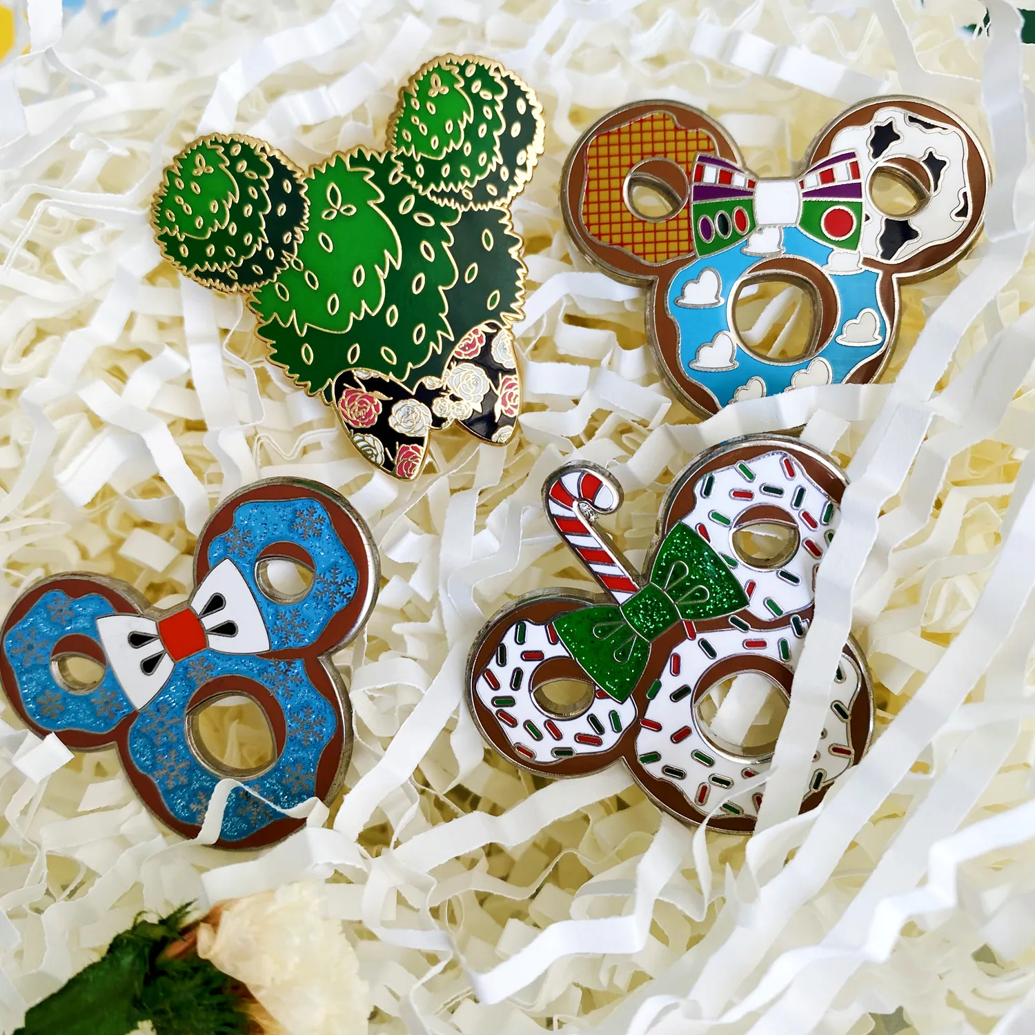 Hot Products China Manufacturer A Series Of Alloy Customized Mickey Metal Pin Plated Gold With Glitter Hard Enamel Pins for sale