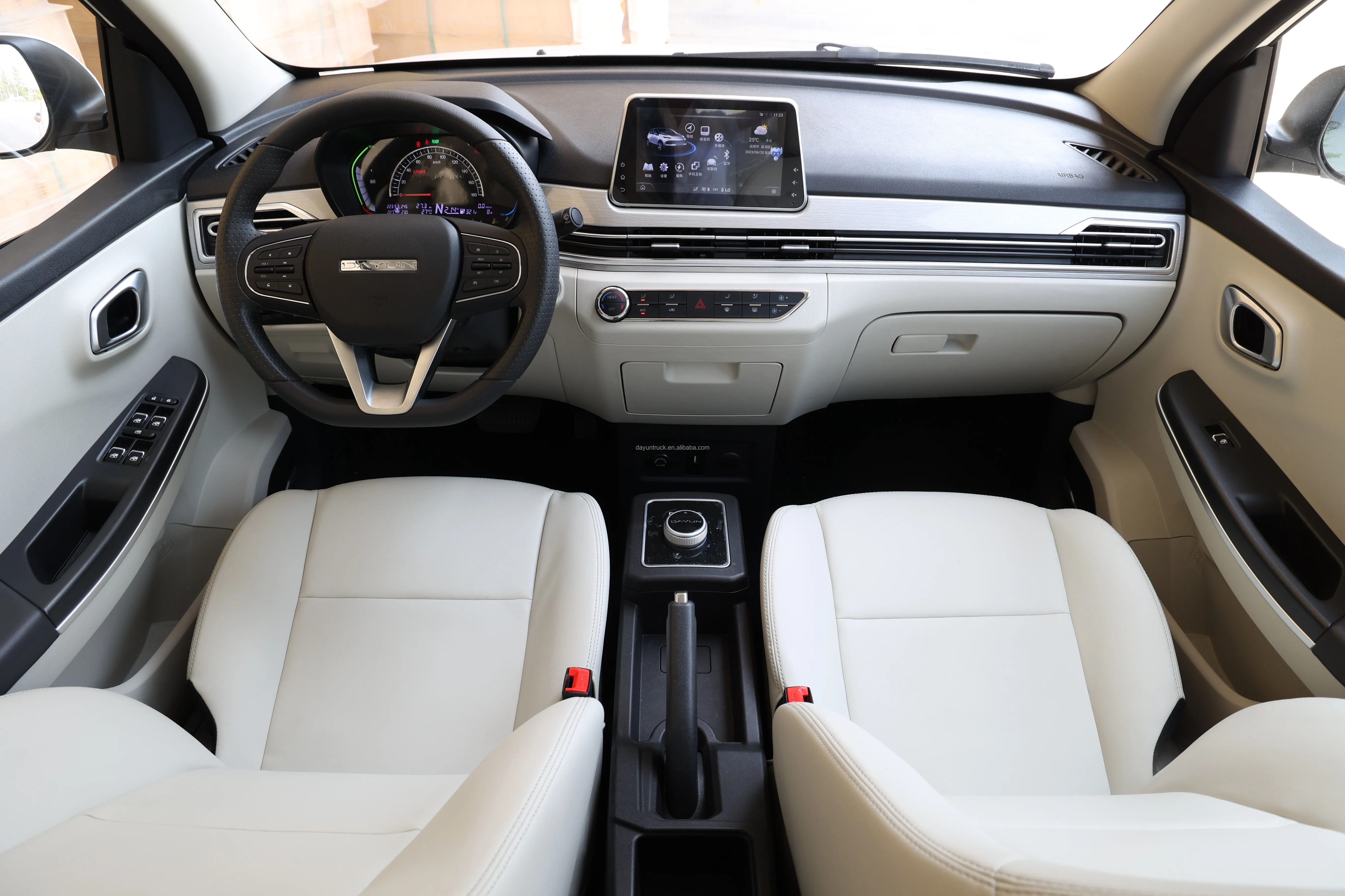 Best Price Cheap Electric Car Single Motor 300km Range New Energy Vehicles