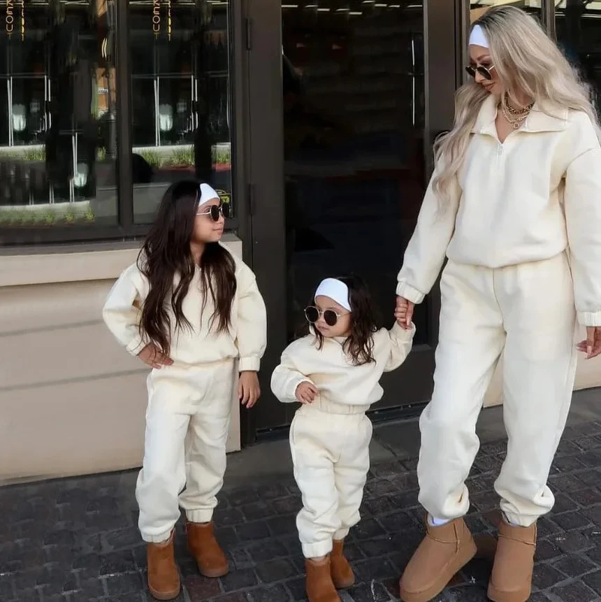 Gender Neutral Winter Thick Fleece Lining Boys Girl Jumper Jogger Set Sweatshirt Sweatpants Kids Thick Quarter Zip Tracksuit Set