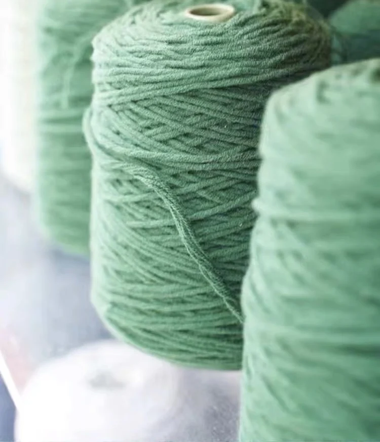 Best-Selling various Colors 550g Hand Tufting Acrylic Yarn 5ply 2mm Thick Tufted Yarn for Rugs and Carpets