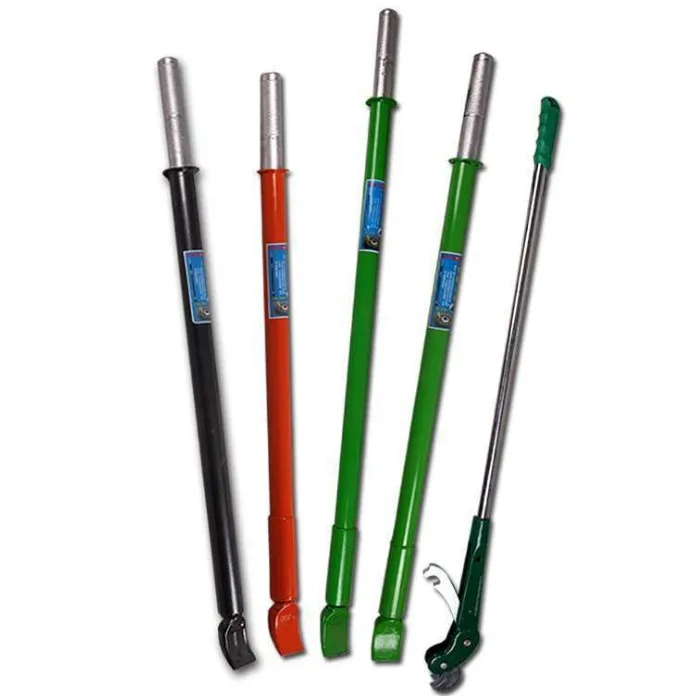 Tire lifter tool for freight car