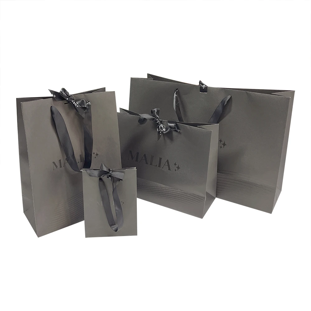 Luxury Boutique Black Paper Bags Recyclable Portable Bag for Gift Clothing Packaging Bags UV logo
