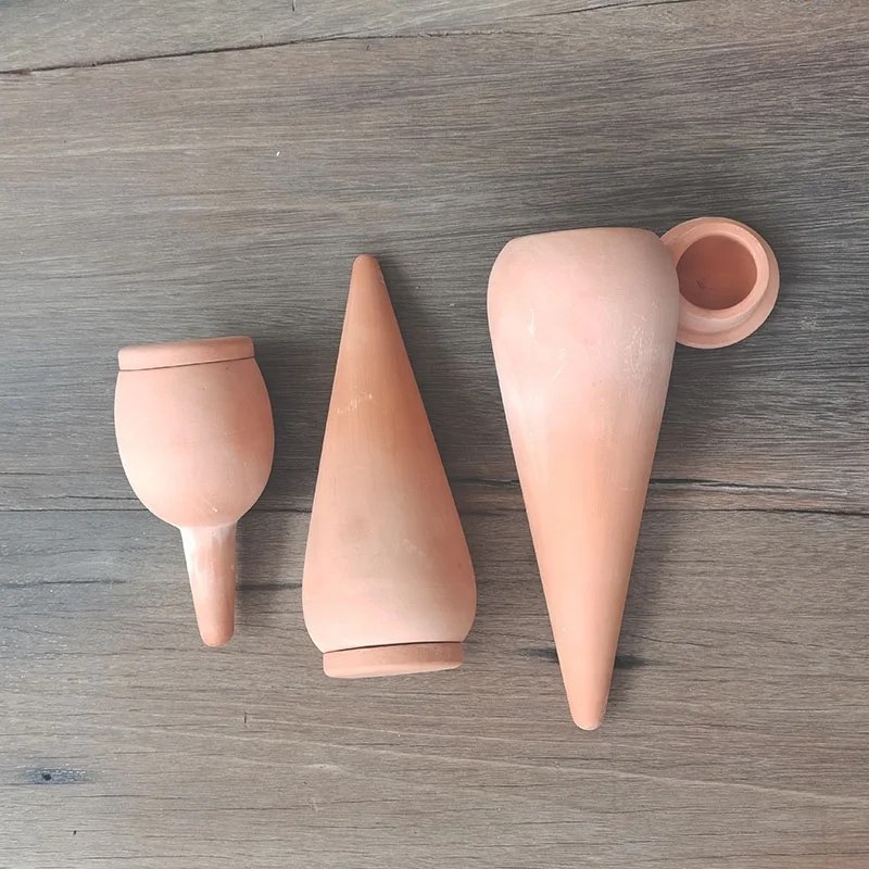 Factory-Sold Terracotta Watering Spikes Clay Olla Pots Garden Use Flower Pot Irrigation System for Plants & Watering