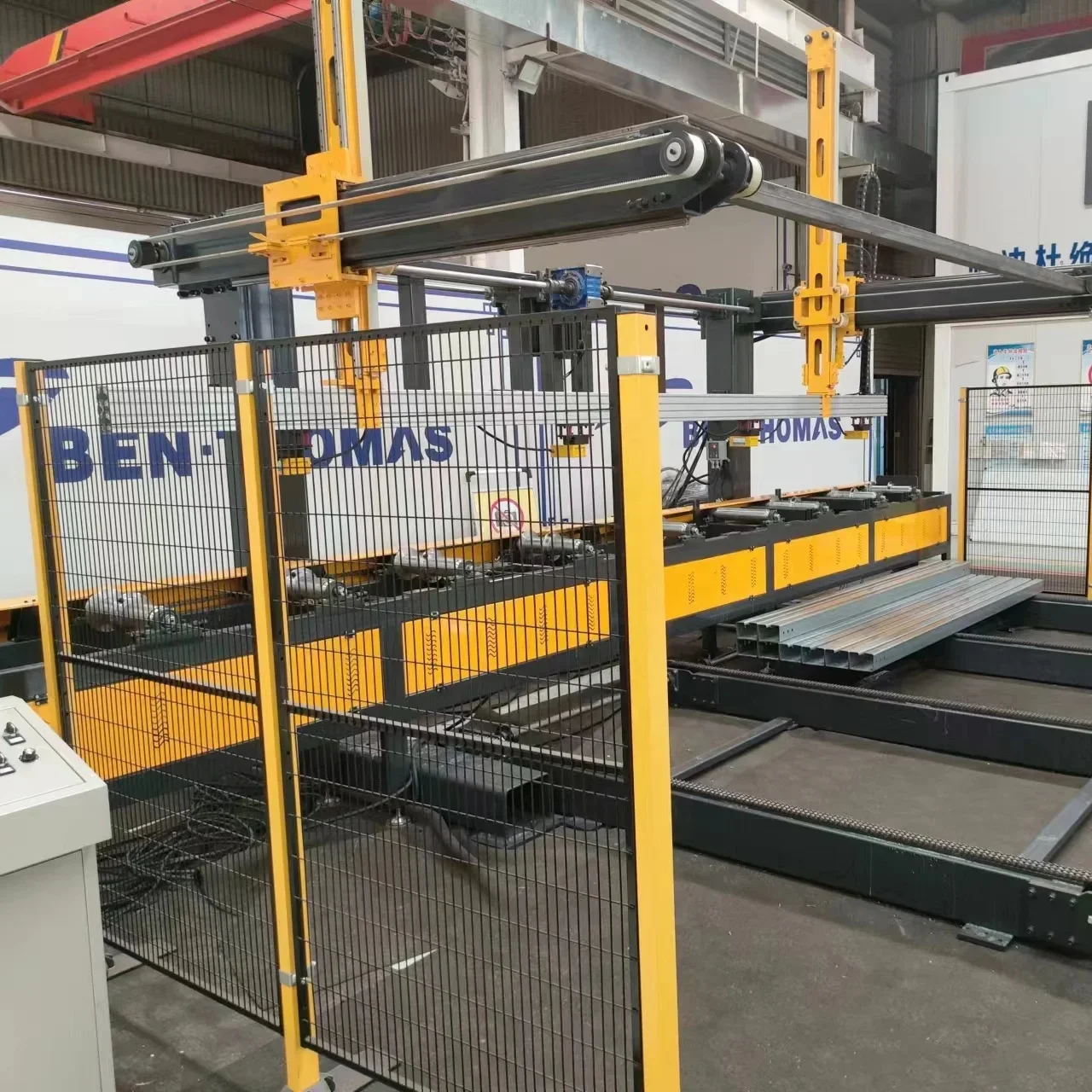 New design hihg speed steel barrier post column roll forming machine