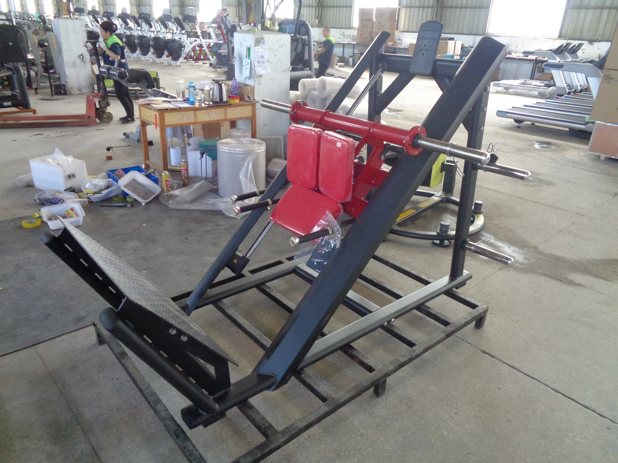 ISO9001 Factory Strength Training Plate Loaded MND FITNESS Gym Equipment Linear Hack Squat Machines