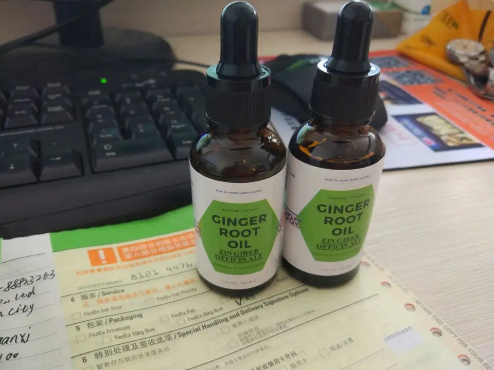 
2020 Hot Sell: Natural rhizoma chuanxiong extract powder 100:1 and 50:1 oil (chuanxiong essential oil) 