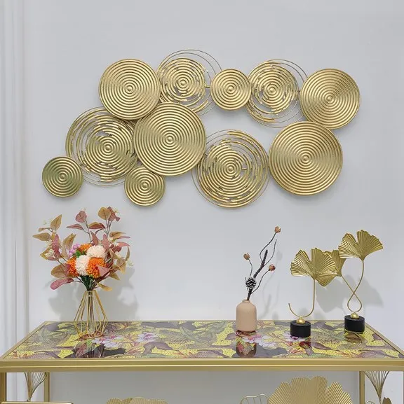 Light luxury metal wall decoration creative iron hollowed out three-dimensional wall decoration