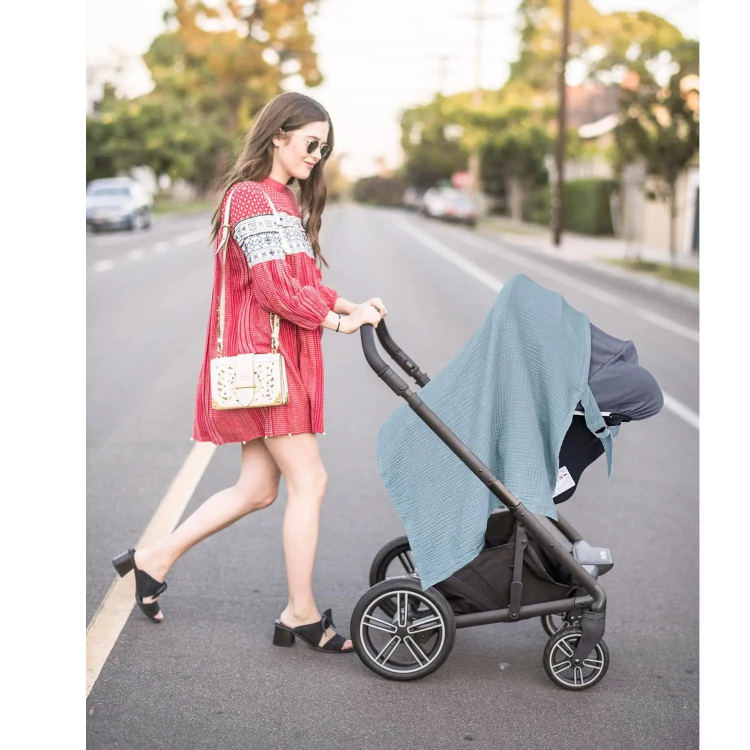 Kangobaby Wholesale Muslin Breast Feeding Apron Shawl  Breathable 100% Cotton Breastfeeding Cover with Rigid Hoop for Mother