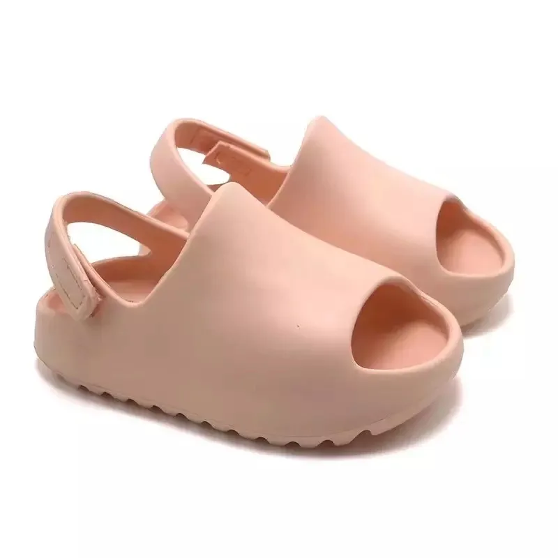 Hot Selling Children Slippers Summer Outdoor Beach Fashion EVA Sandals Kids Yeezy Slides Slippers Factory