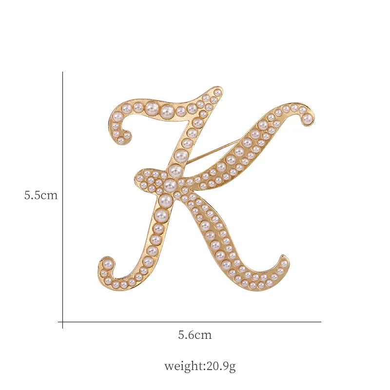 European and American fashion English 26 letter brooch pearl pin female corsage clothing accessories spot wholesale