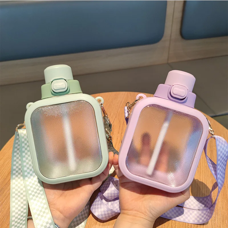 Hot Sale 700ml Creative Cute Square Plastic Sports Water Bottle For Kid Student Girl With Back Strap And Lid