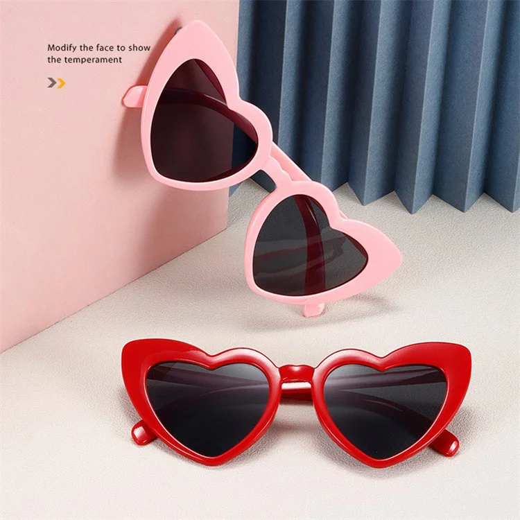 Cheap love Heart Shape Sunglasses cute women colored PC plastic sunglasses holiday gifts party glasses for Wedding party