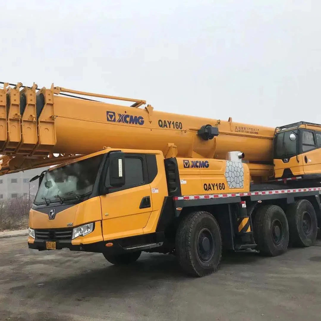 130 tons XCMG Truck Crane Mobile Folded Boom Telescopic Crane With Straight Arm