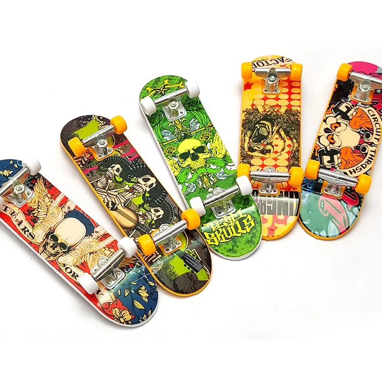 Qiger Cheaper Finger Toys Promotional Gift Cheaper Decompression SkateBoard Finger Board For Kids