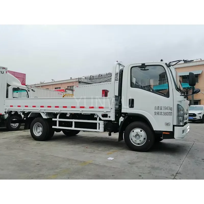 Brand New ISUZU KV100 4X2 130hp Van Truck 5Ton Light Cargo Trucks