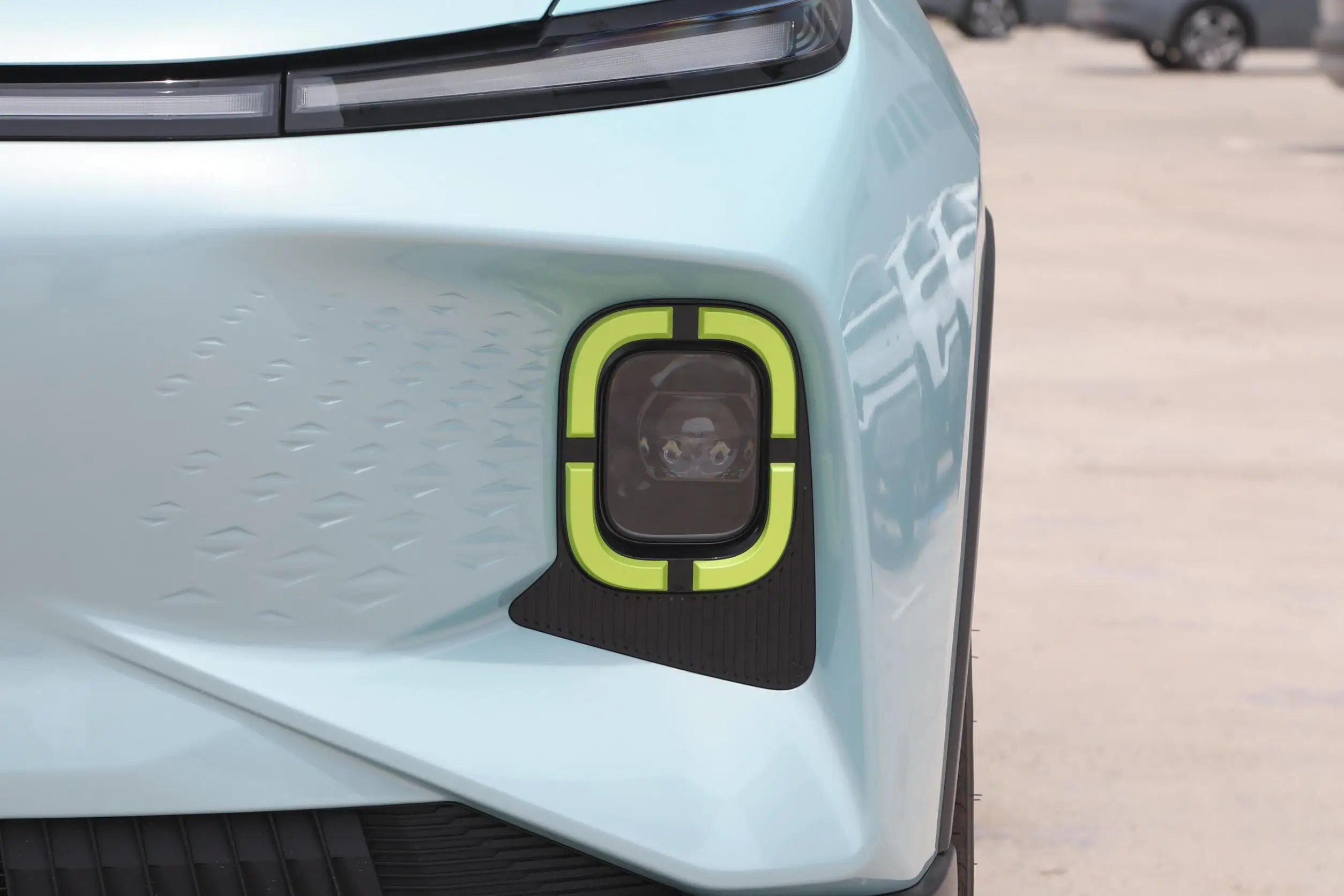 Made In China Geometry E 401KM Cruising Range Electric Vehicle Pure Electric 5-Door 4-Seat Small SUV