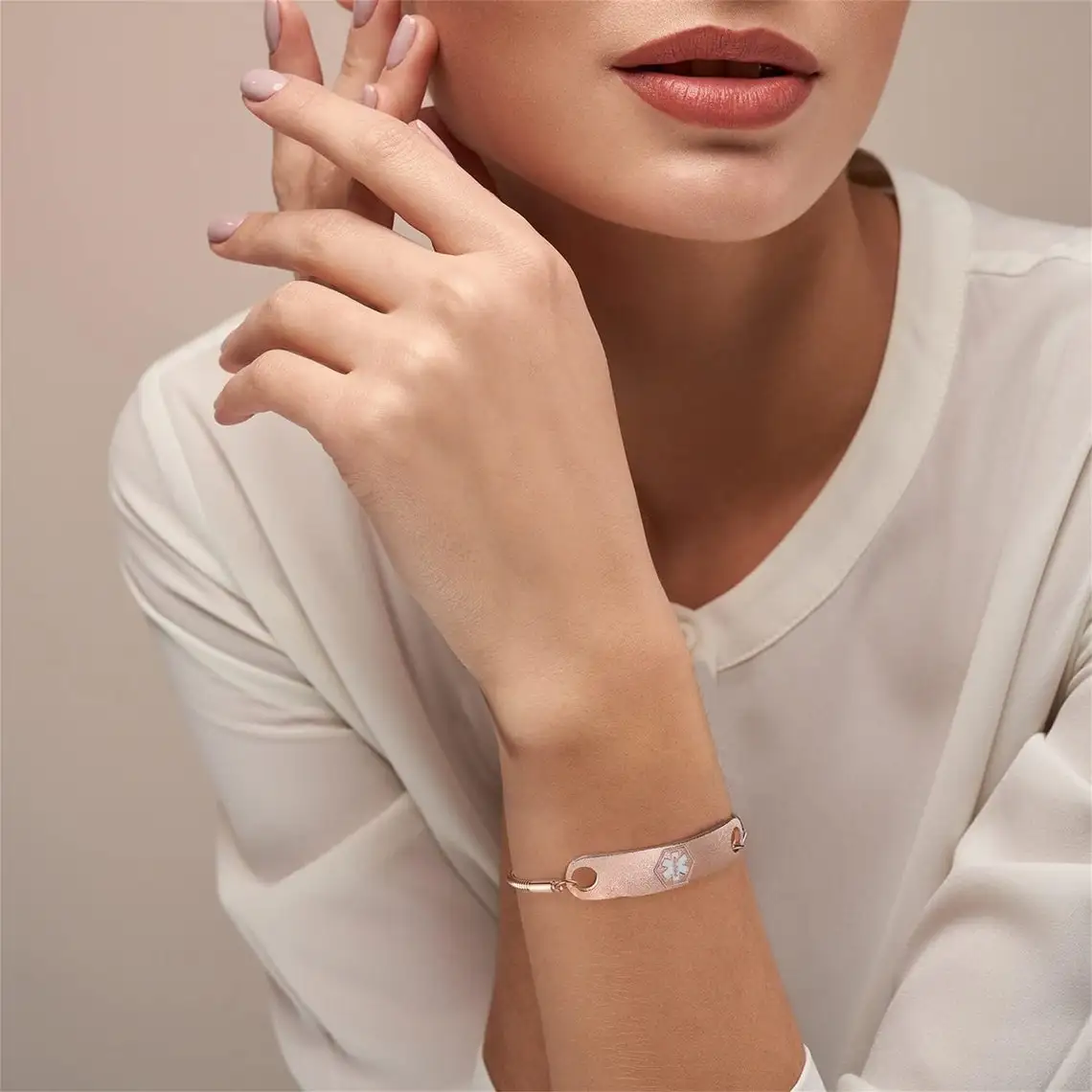 Personalize Stainless Steel Medical Bracelet for Women Minimalist Female Medical Alert ID Bracelet Medical Jewelry