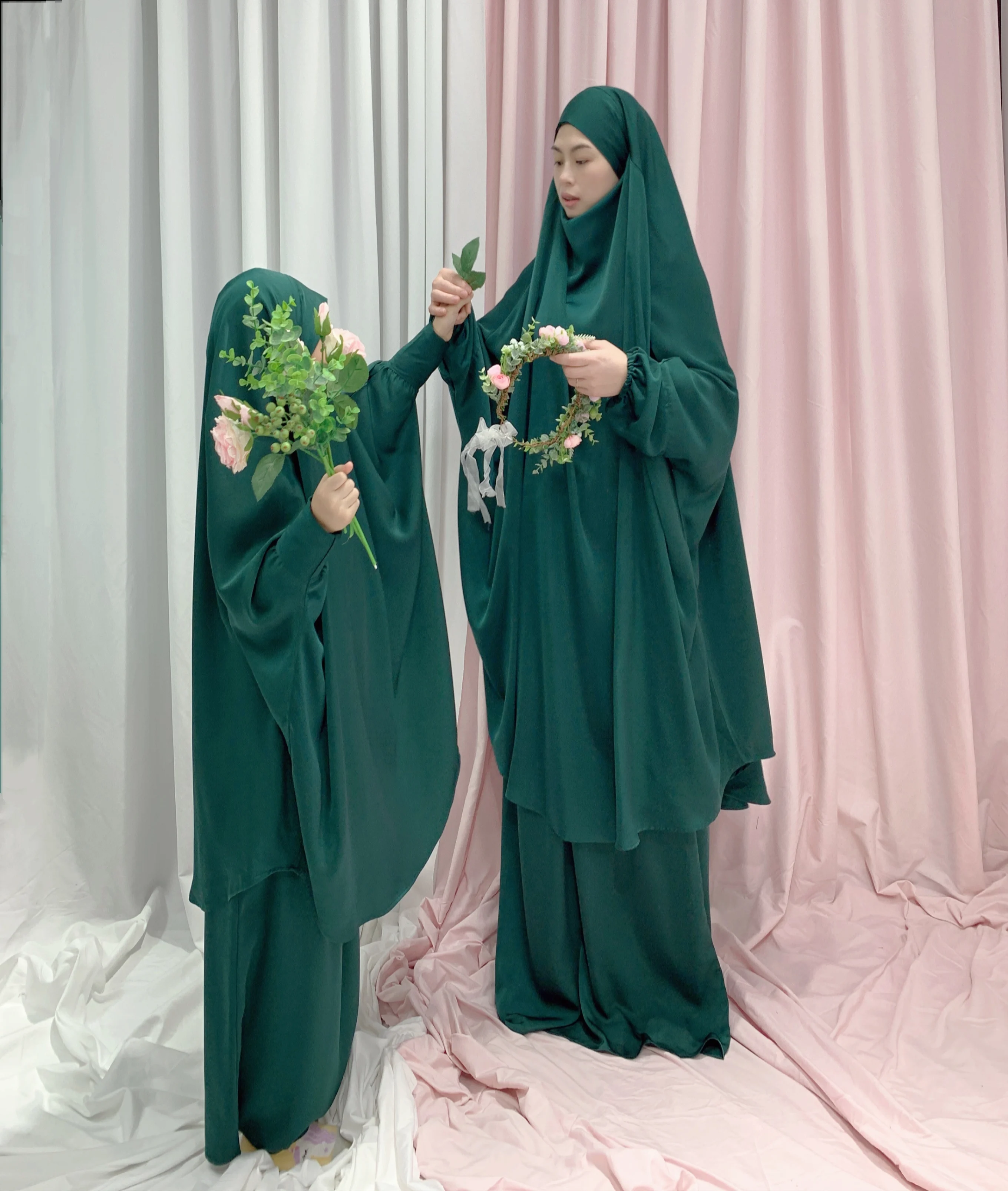 Лидер продаж Исламская одежда для мамы и ребенка молитвенная атласное платье Абайи с халатом из хджиаба никаба костюм-кафтан