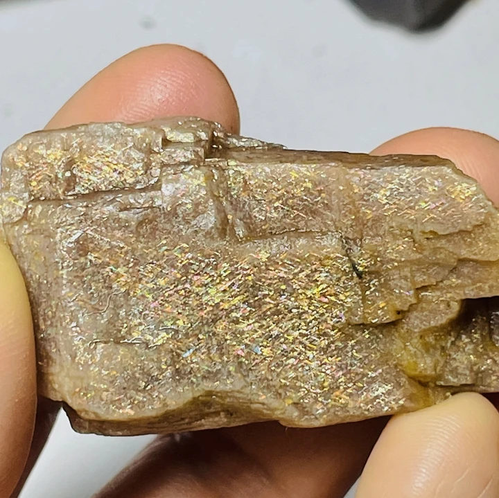 Wholesale natural rough grid Sunstone rainbow Quartz Crystal Gemstone Raw black sunstone for healing stone