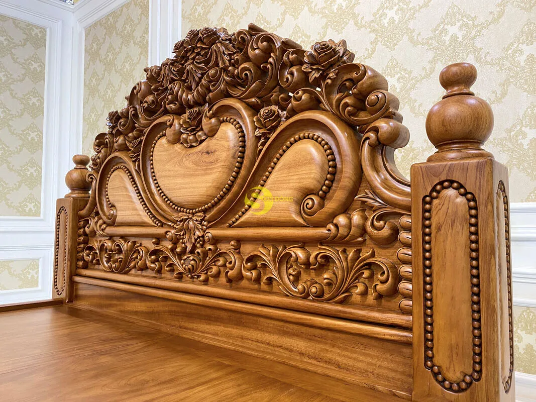 
Classic Rose Royal Bed 