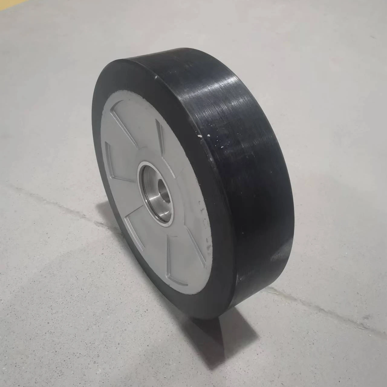 Колесо R180 Big ride на машину для очистки пола из Китая