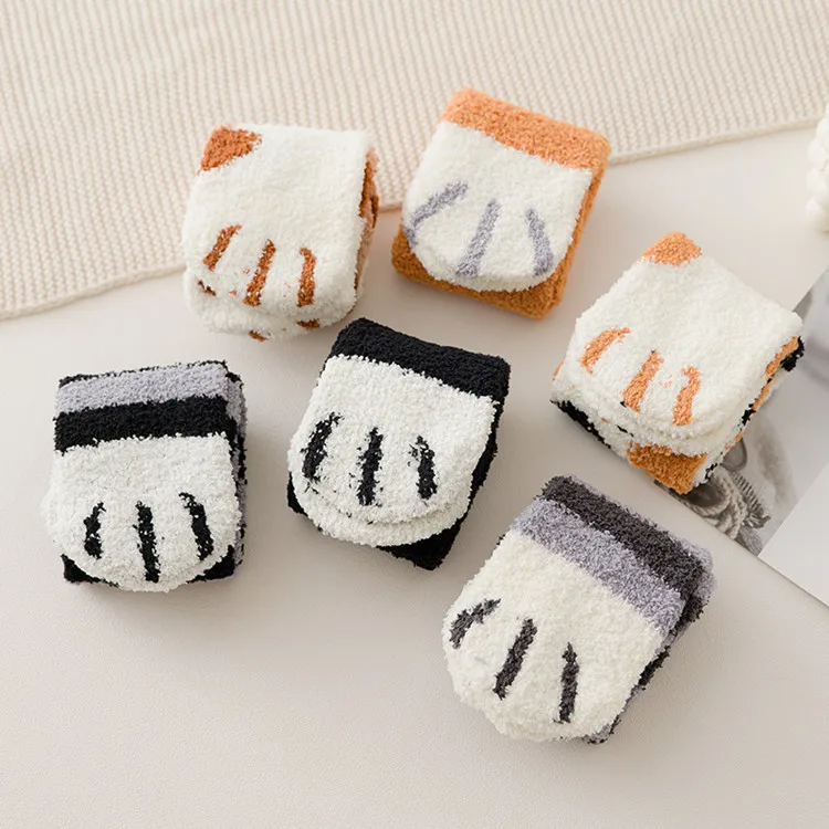 2024 Winter Warm Cute Animal Paw Custom Pattern Fluffy Thick Warm Women Fuzzy Crew Socks,Furry Socks for the cold