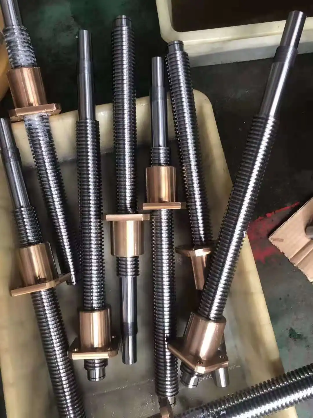 Customized high precision cnc machine TR20*6 grinding trapezoidal lead screw
