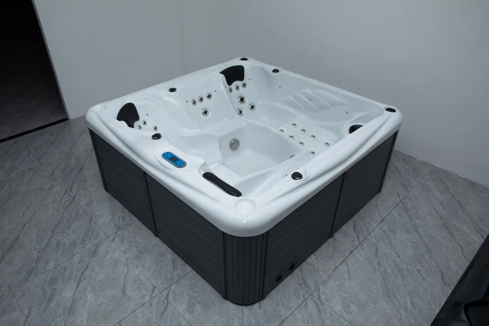 Outdoor villa massage hot spring bath acrylic smart constant temperature heating spa home big bubble pool