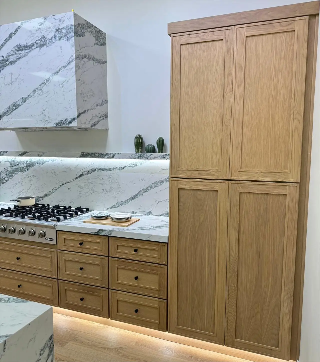 Vietnam Factory Modern Design RTA Kitchen Storage Cabinet Solid Wood Veneer Cupboards Sink Accessory MDF Carcase American