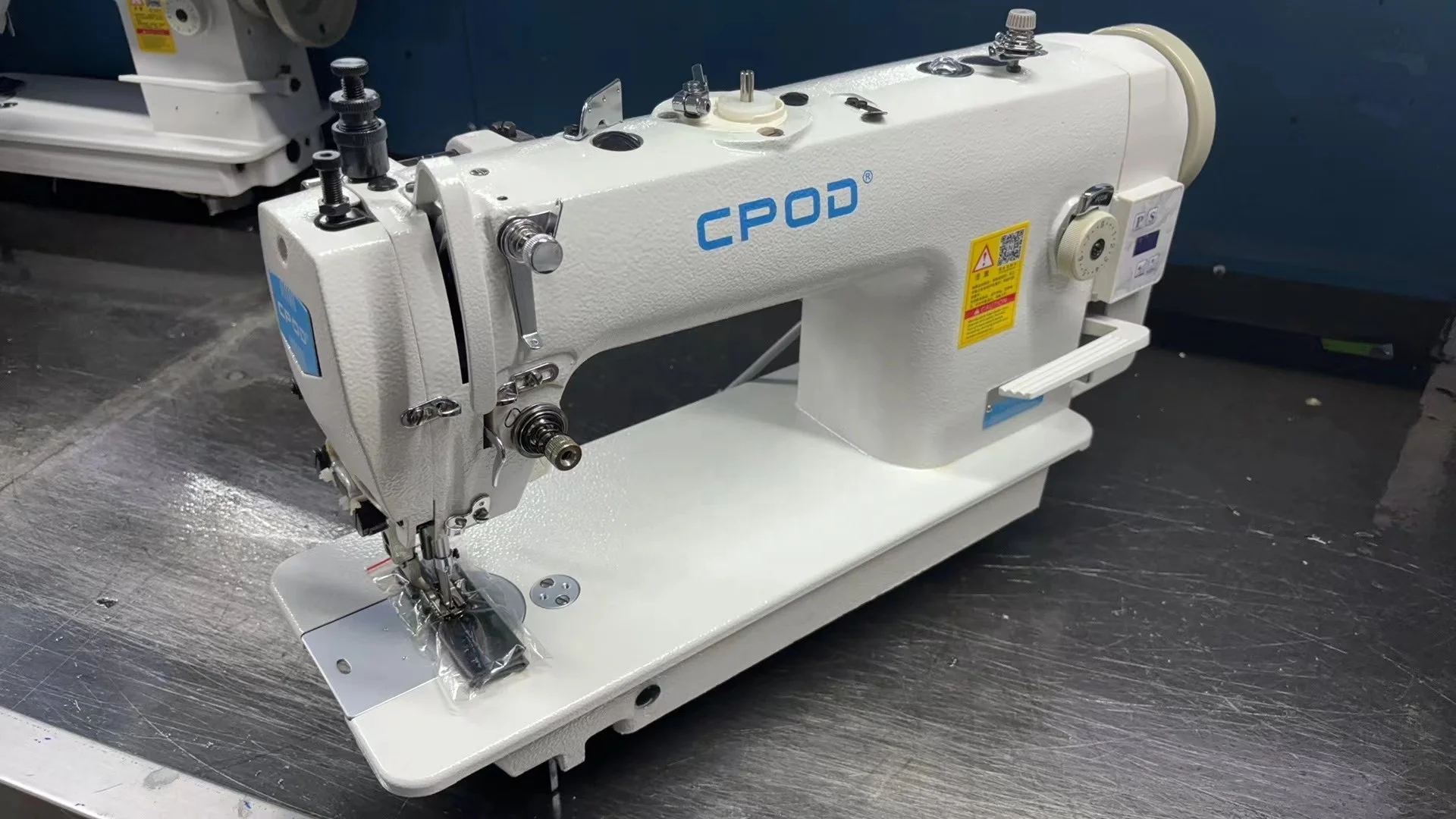 QK-0303  belt type servo motor Single needle flatbed lockstitch 3 automatic thick material synchronous industrial sewing machine
