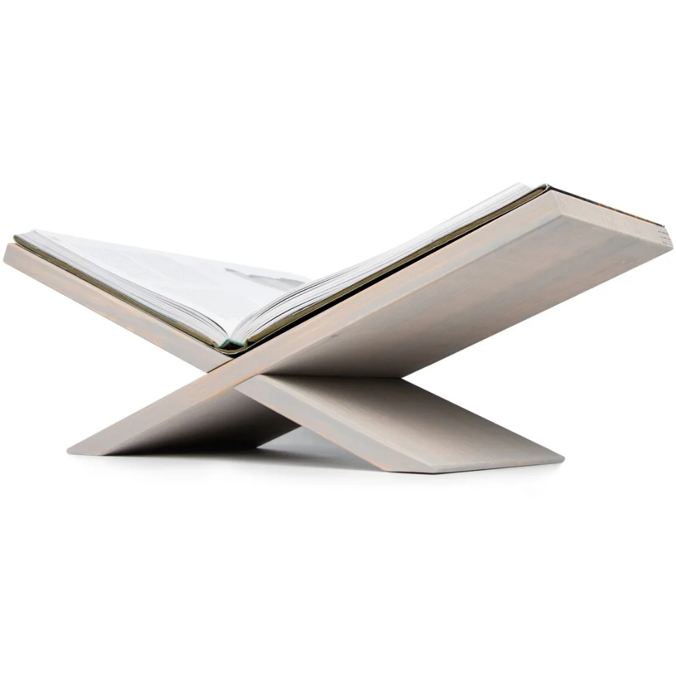 Customized DIY pinewood cookbook holder book stand