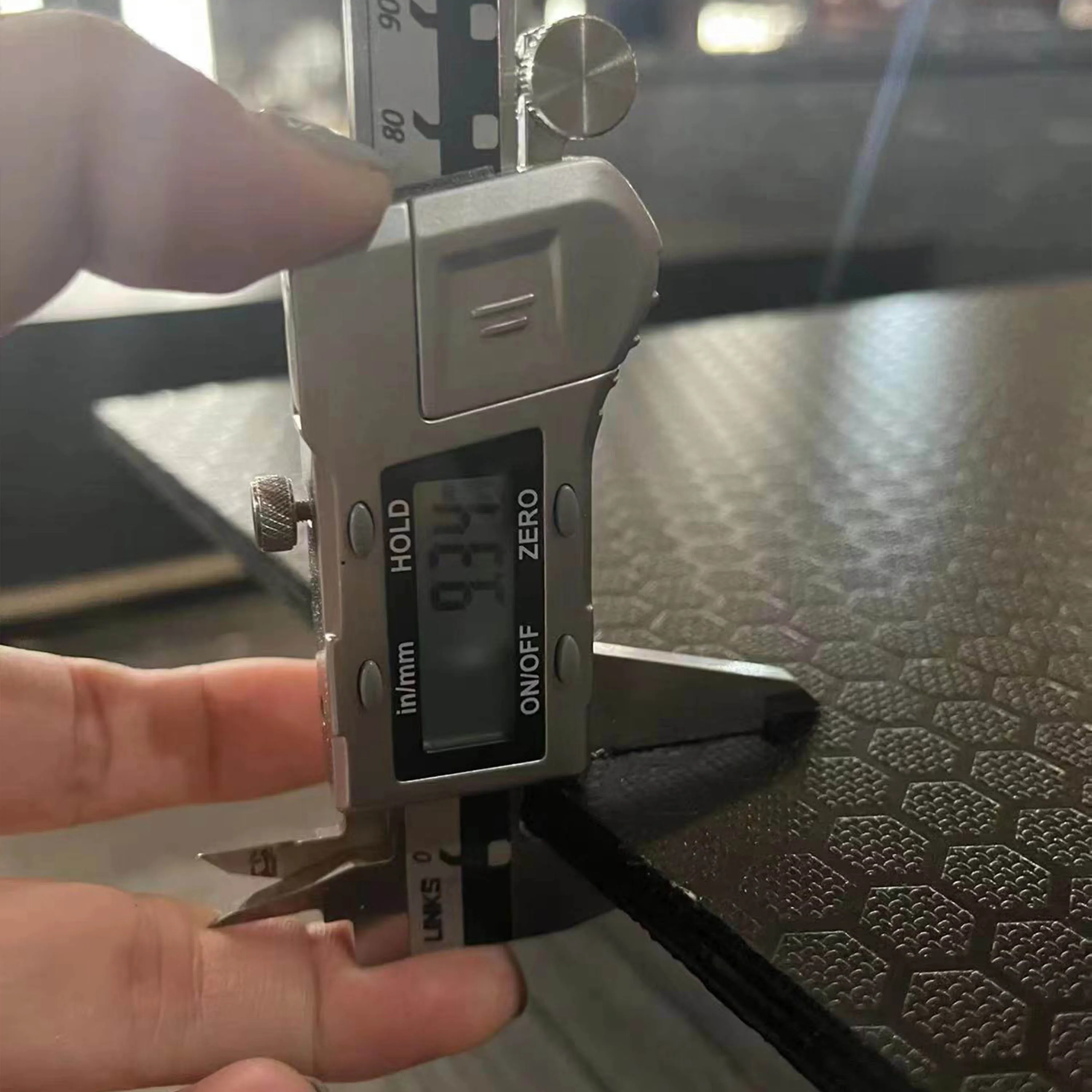 Chinese supplier 1220x2440 18mm film faced plywood anti slip plywood For Construction