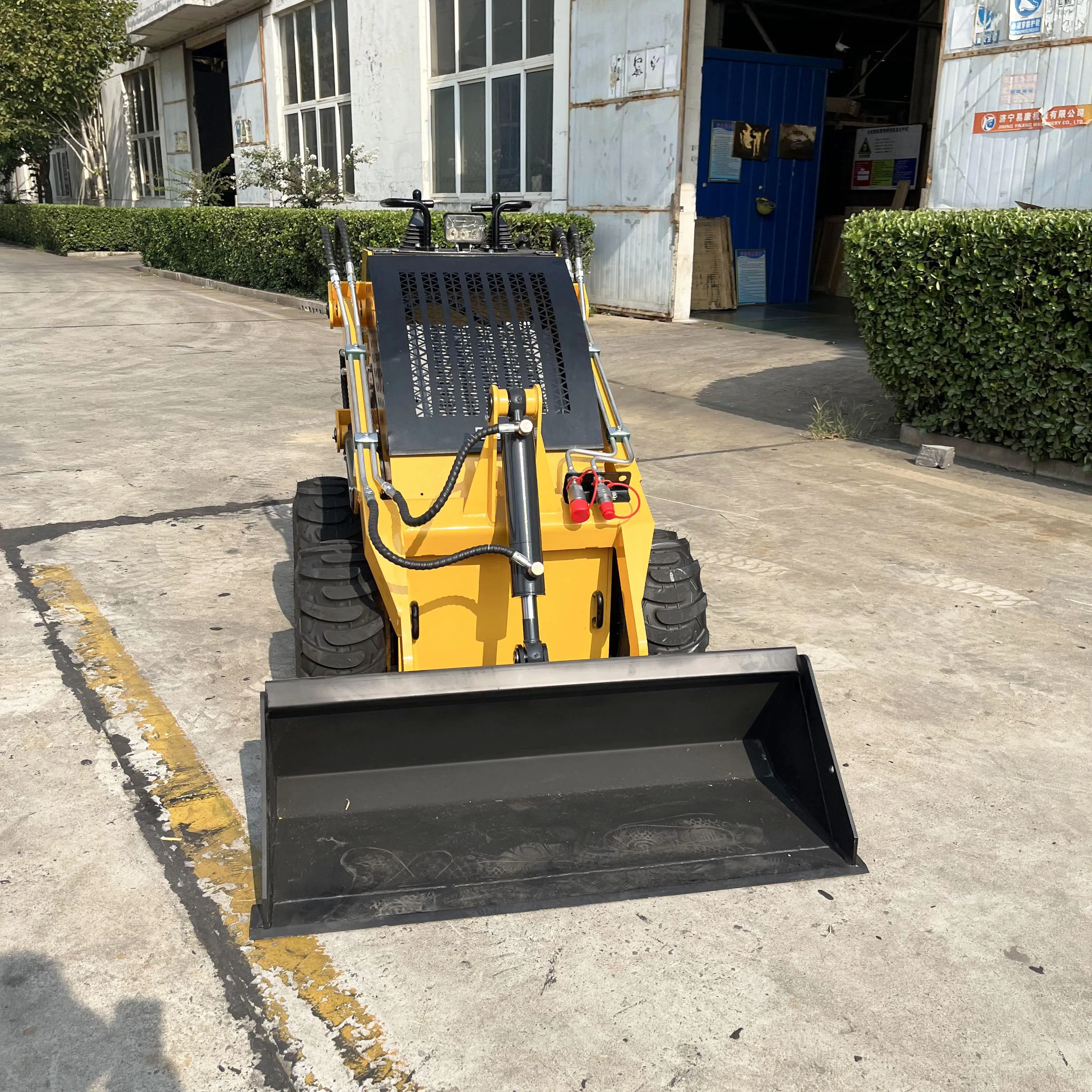 High Quality Earth-moving Mini Skid Steer Loader Mini Wheel Loader Front End Loader