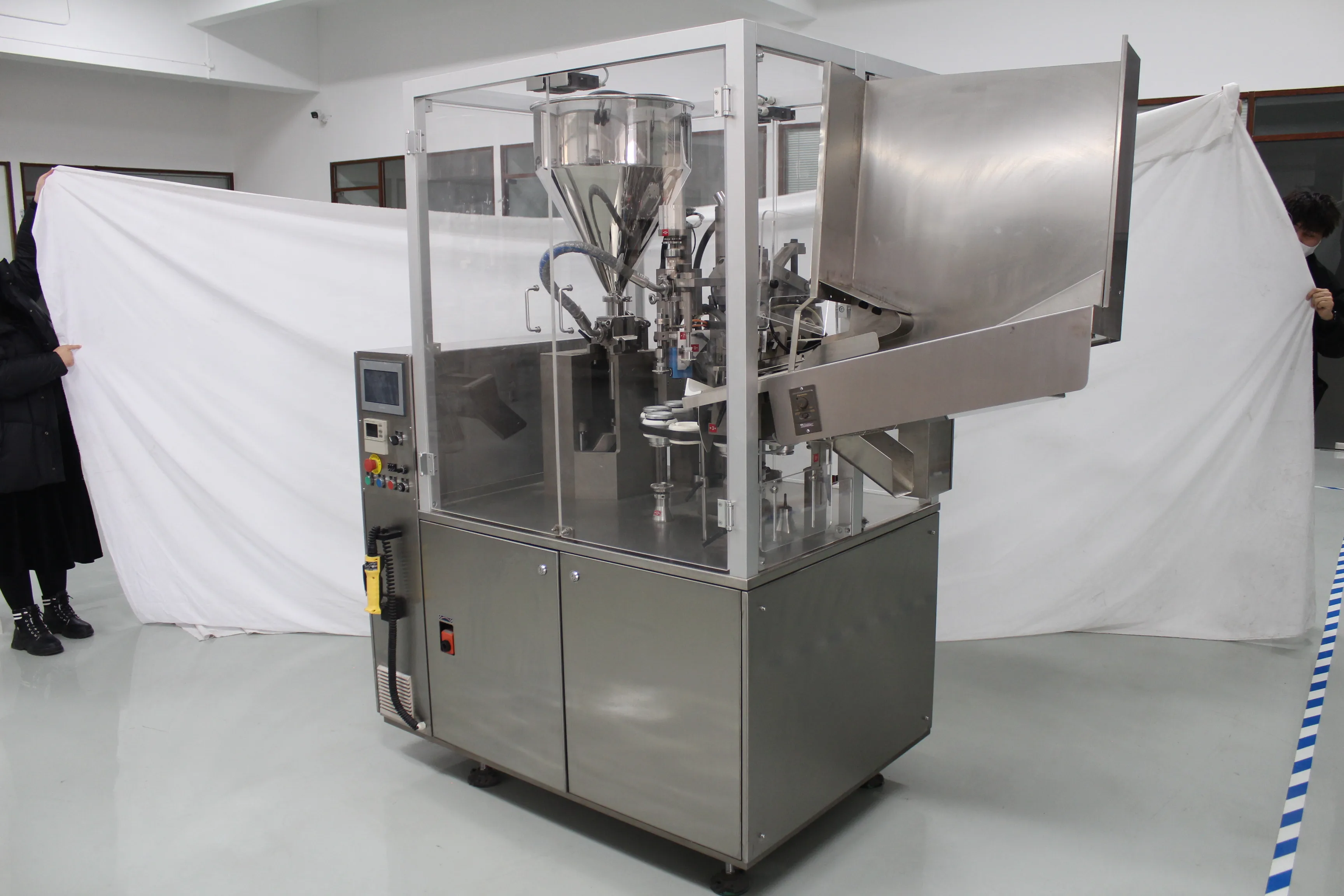 Automatic Tube Filling Sealing Packaging Machine For Cosmetics