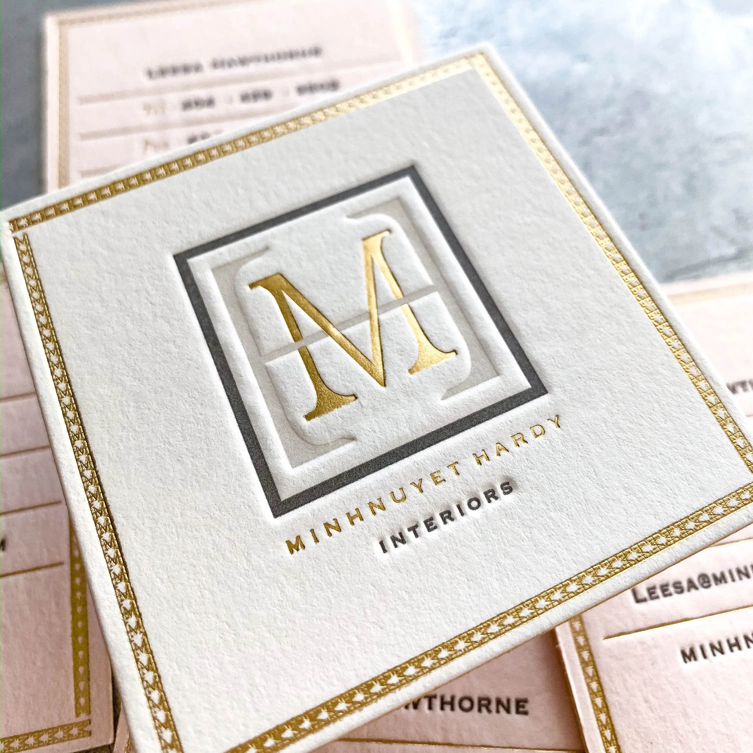 Профессиональная визитная карточка высокого качества из золотой фольги визитные карточки с тиснением пятен УФ