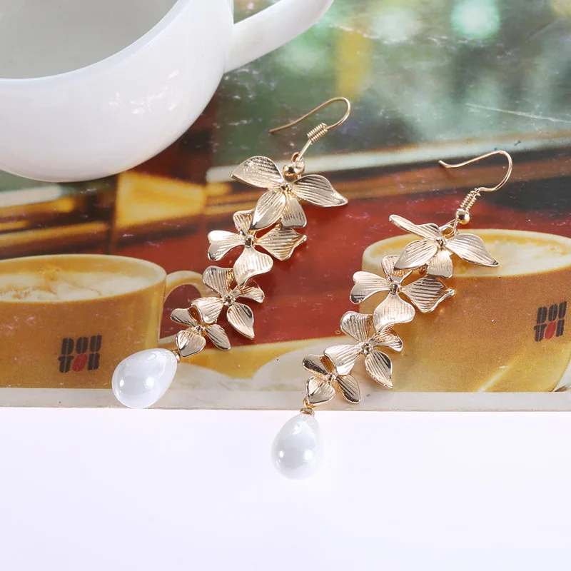Korean Sweet Style Pearl Long Drop Earrings Gold Plated Pearl Leaf Hoop Earrings for Women
