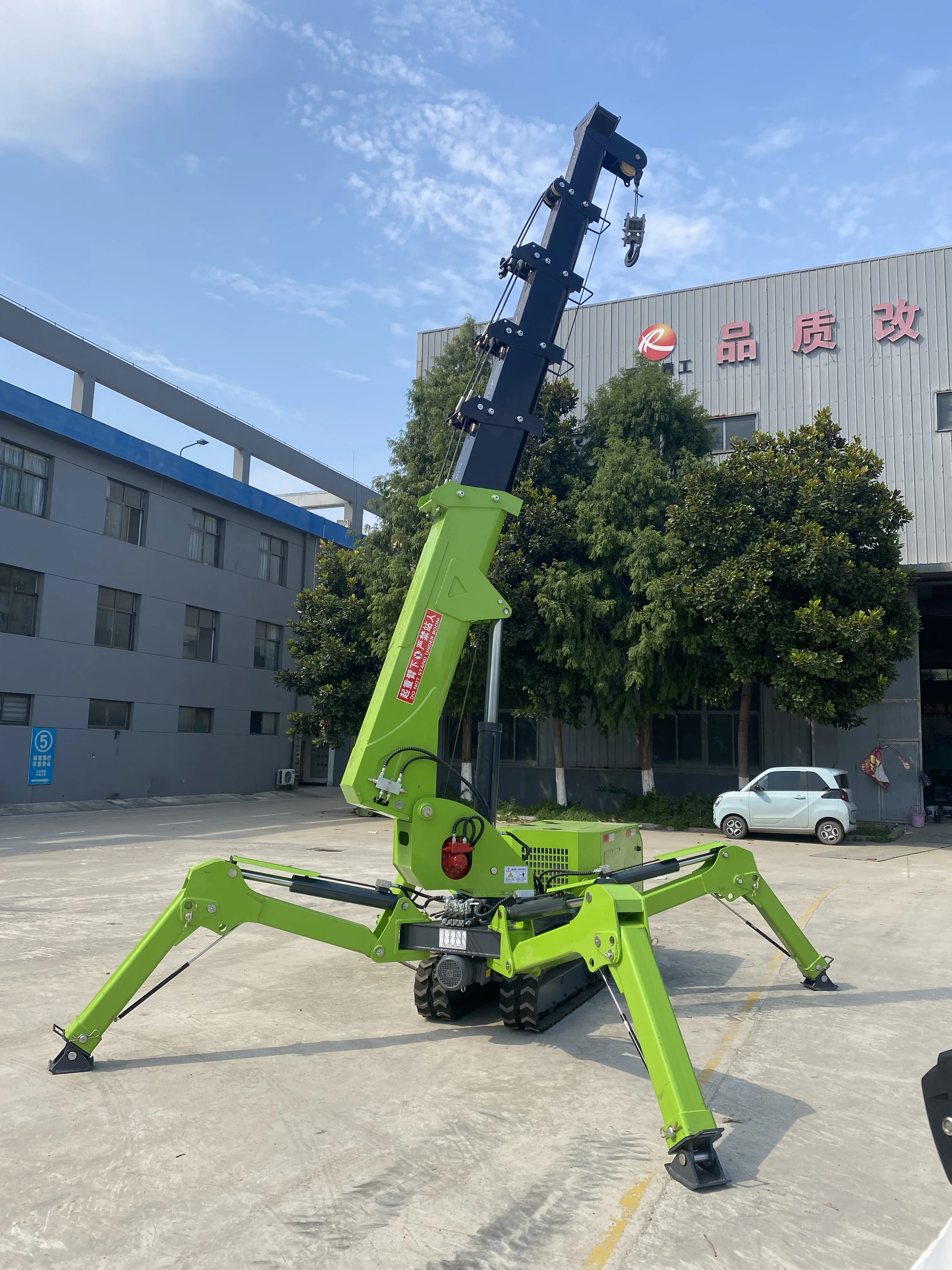 China 3 ton mini spider crane factory construction spider crane 3 ton lifting equipment spider crane for sale