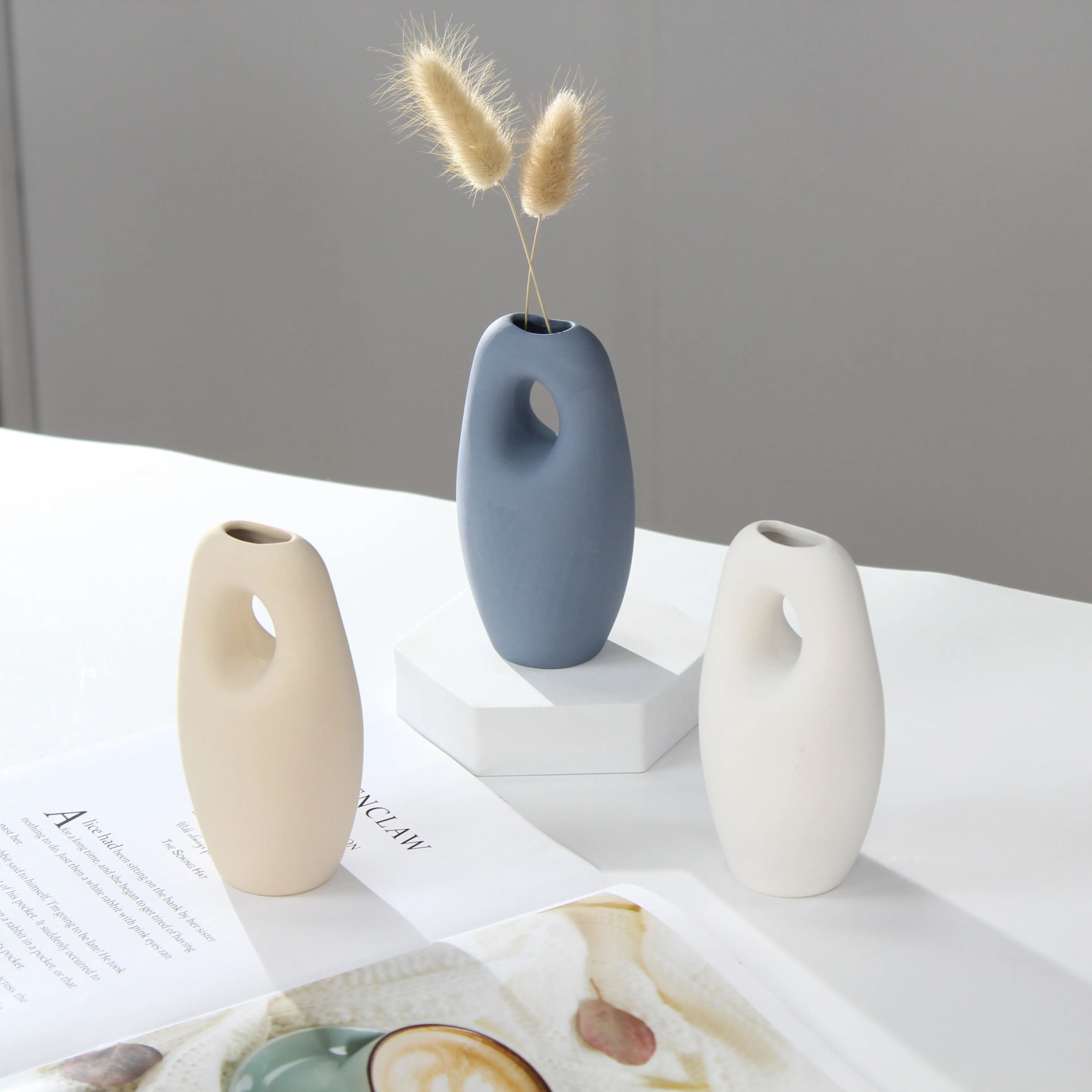 Nordic Style Wholesale Minimalist Decor Porcelain Flower Vase Irregular Ceramic Mini Bud Vases