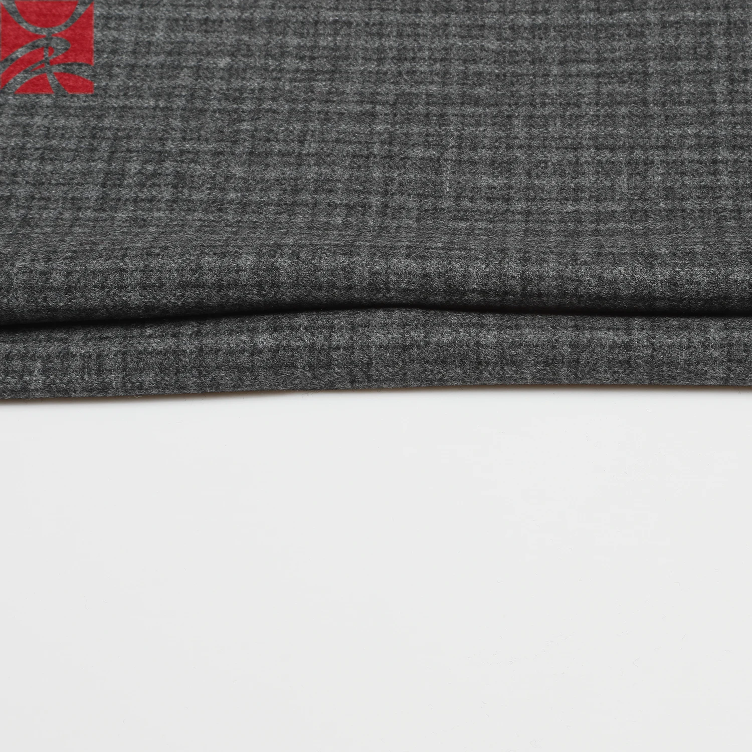 High quality 95% wool 5% cashmere  yarn dyed plaid flannel fabric for winter garment coat