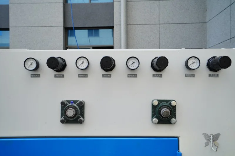 Automatic small sand blasting cabinet machine aslo can manual use