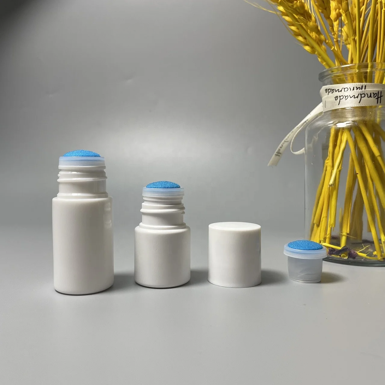 HDPE Plastic Liquid Liniment Sponge Top Brush Bottle With Sponge Brush Applicator Screw Cap