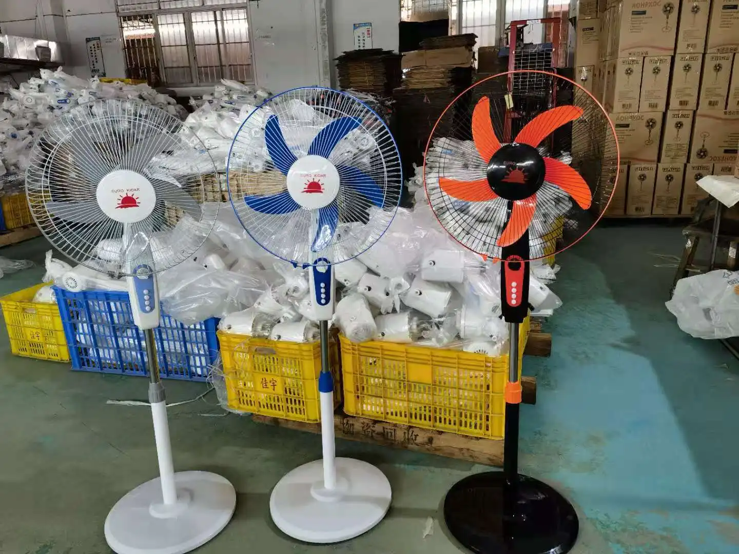 2022emergency Solar Rechargeable Fan 16 Inch With Led Light Copper Motor Ac/dc 16 Inch Ac Adapter Electric Table Fan