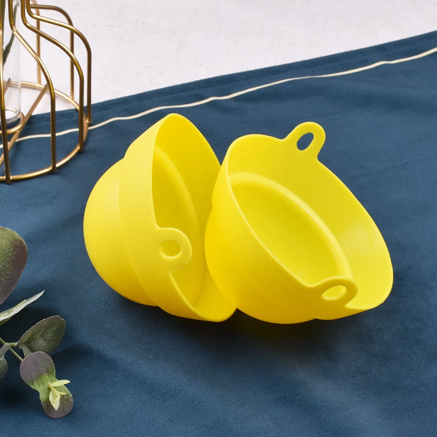 BPA Free Poached Egg Cooker Silicone Egg Poacher Cup with Ring Standers