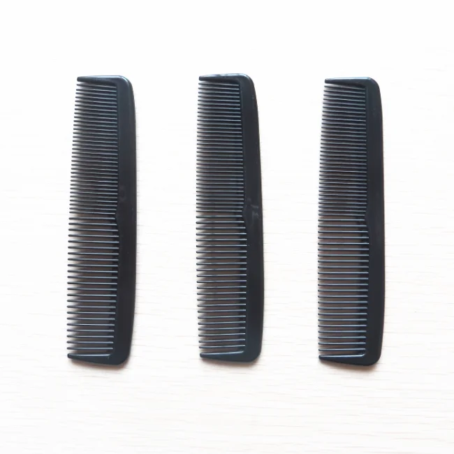 Plastic comb in 12cm long pocket combs