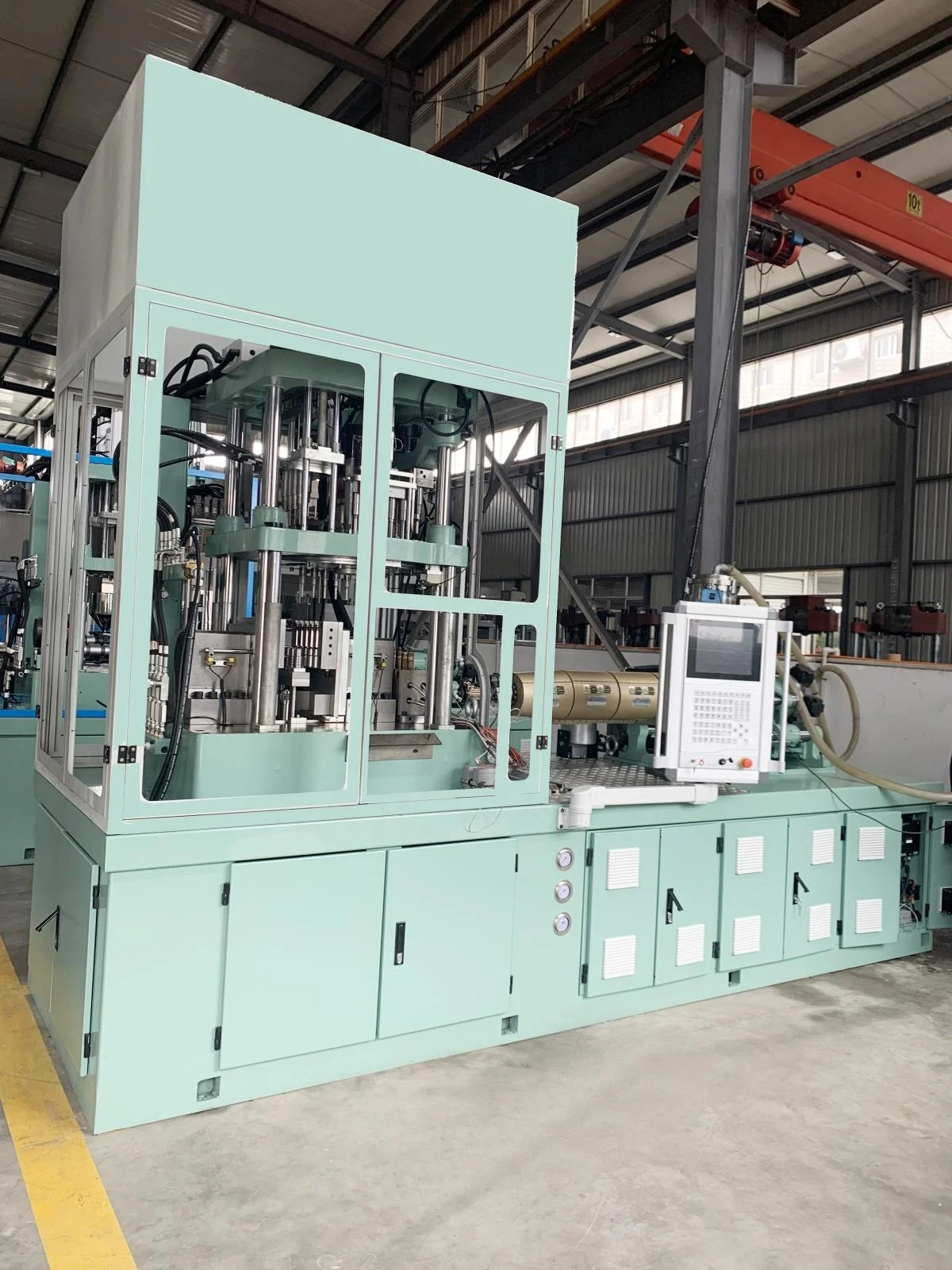 China manufacturer one step 4 station PET Bottle Blowing Machine Fully Automatic injection stretch blow molding