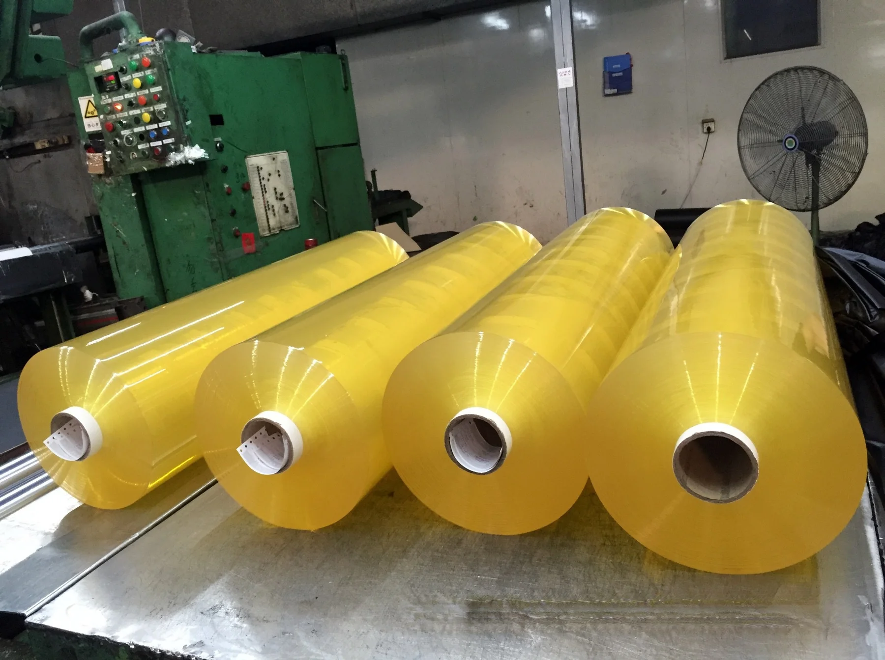 
2021 Popular Factory Price Non-sticky Clear Vinly Pvc Plastic Film Super Clear Pvc Film 