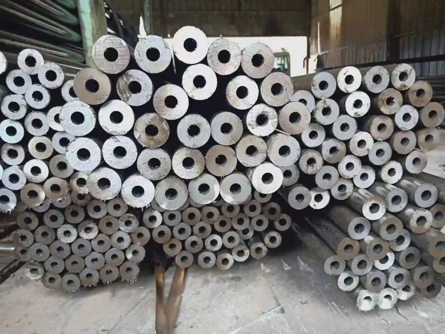 stkm 17a and sktm 13a carbon steel tubes for gener carbon steel pipe api 5l x60 price per ton carbon steel 4140 tube
