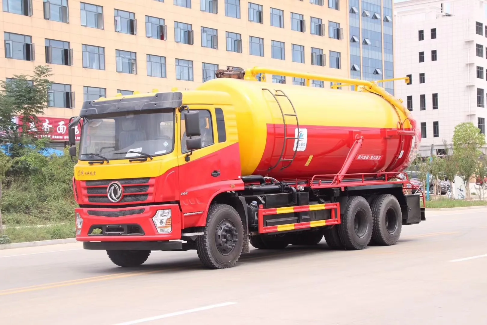  Dongfeng 6x4 грузовик для очистки и сточных